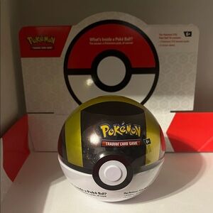 Pokémon TCG Poké Ball Tin - ULTRA Poké Ball *E25*